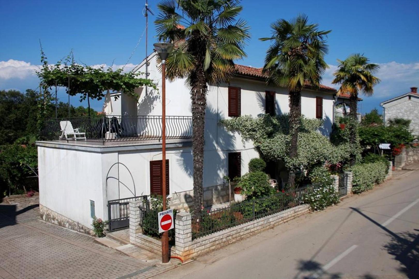 Anamarija Apartments Near The Beach And The Fantastic Adria Sea With Over 10 Small Islands Close By フンタナ エクステリア 写真